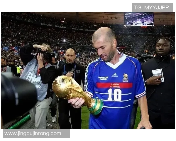 现役足球八号球星盘点 世界足坛顶级中场人物解析 现役足球八号球星盘点 世界足坛顶级中场人物解析