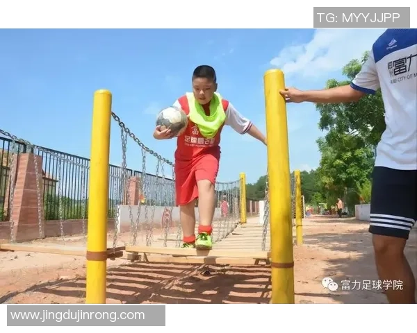 足球明星从小学习的秘诀与成长之路揭秘 足球明星从小学习的秘诀与成长之路揭秘