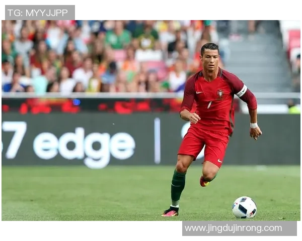 球星纷纷表达对C罗足球风格的喜爱与敬佩,究竟是谁深受其影响 球星纷纷表达对C罗足球风格的喜爱与敬佩,究竟是谁深受其影响